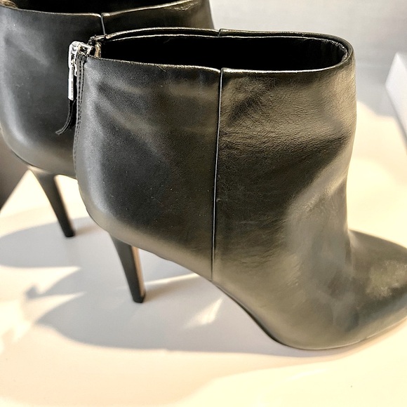 SAM EDELMAN black leather bootie ❤️ - Picture 2 of 7